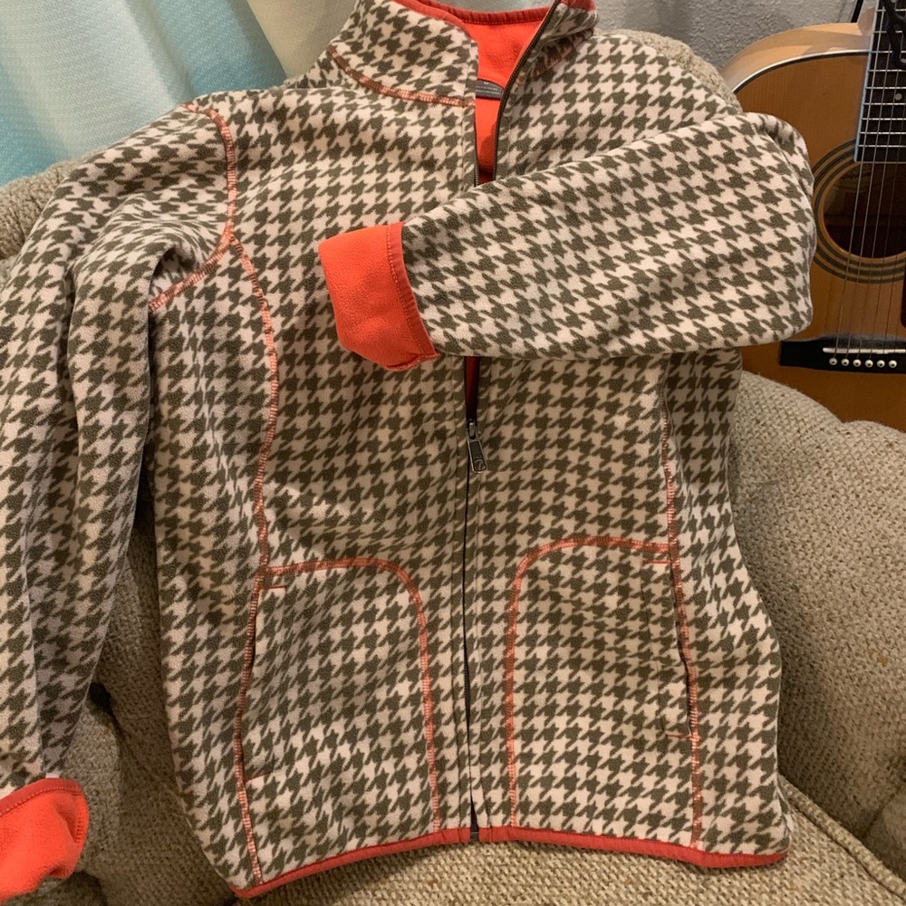 White Sierra houndstooth zip up - SO COZY!!